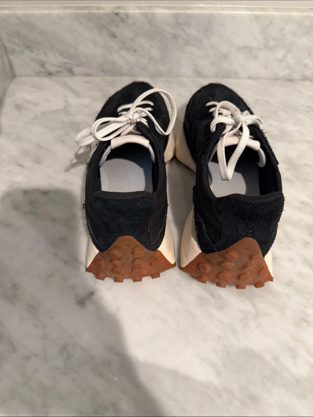 New Balance 327 Women’s 9 - Picture 3 of 15
